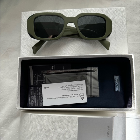 Prada PR 17WS Sunglasses - Picture 5 of 7